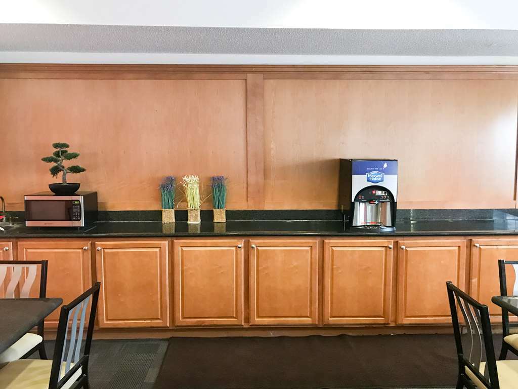 Red Roof Inn Plus+ & Suites Savannah - I-95 Georgetown Restaurant foto